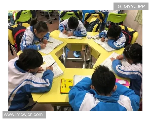 贾诚:在现代职场中如何平衡个人发展与团队合作的智慧探讨