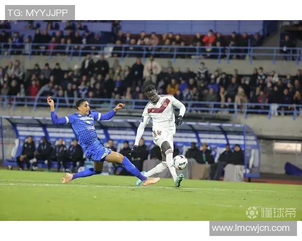 尼姆主场迎战尼奥特争夺法乙联赛关键三分的激烈对决